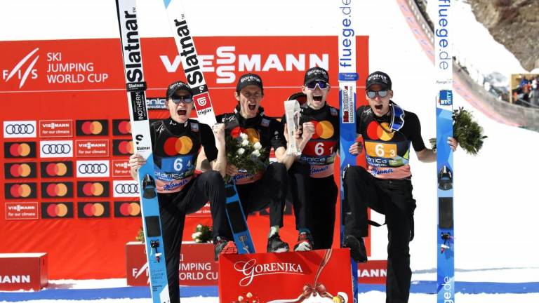 Slovenski orli zmagali tudi ekipno tekmo