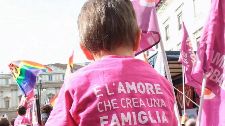 Starševski dopust tudi za drugo mamo v istospolnih materinskih parih