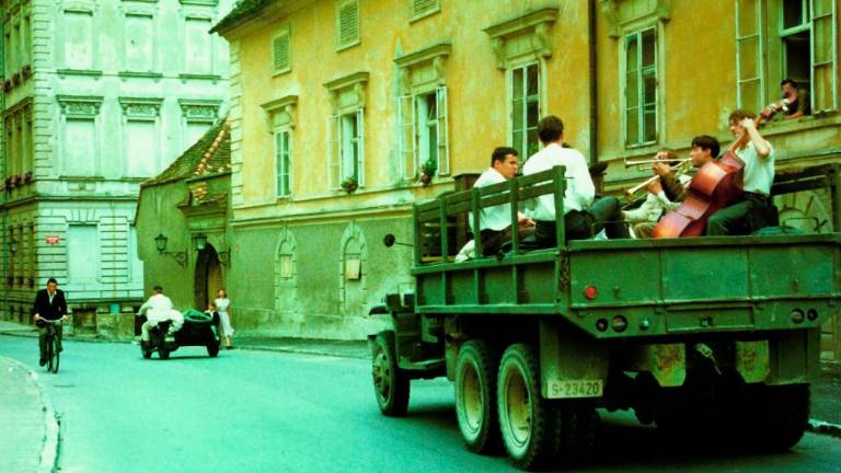 Rdeči Boogie in Abesinija za uvod v srečanje s slovenskim režiserjem