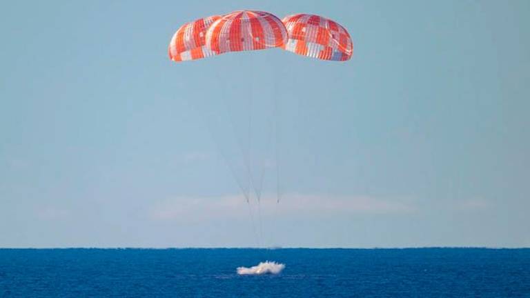 Astronavti misije Artemis 2 so se vrnili na Zemljo