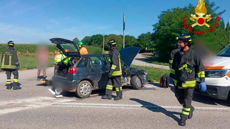 V trčenju eden od dveh voznikov huje poškodovan