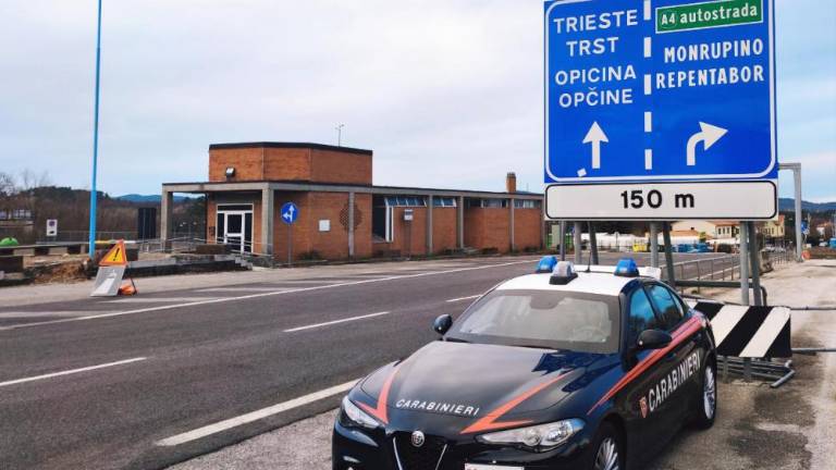 Karabinjerji aretirali pet oseb, ki morajo v zapor