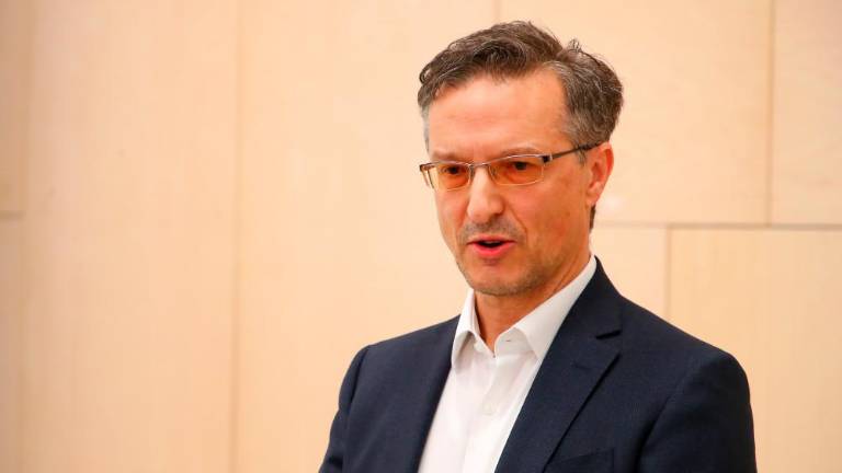 Slovenija obljublja dvojezičnost pri cepljenju