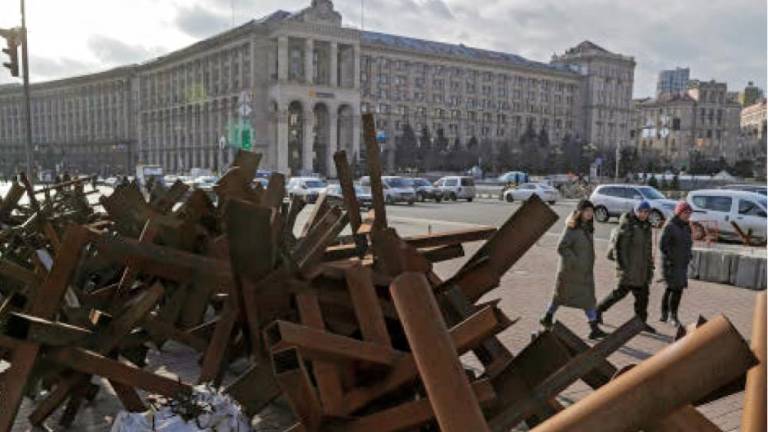 Življenje v vojni med stisko in vero v zmago