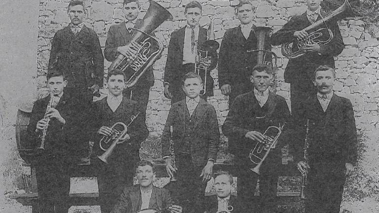 Od godbe do plesnega ansambla