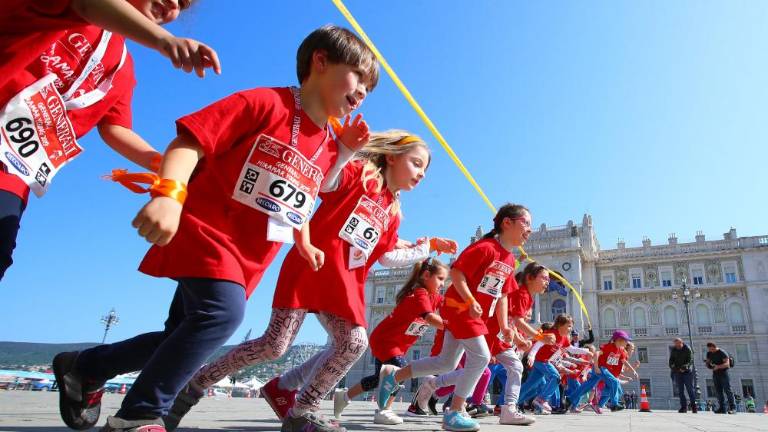 Veliki trg preplavila rdeča armada otrok