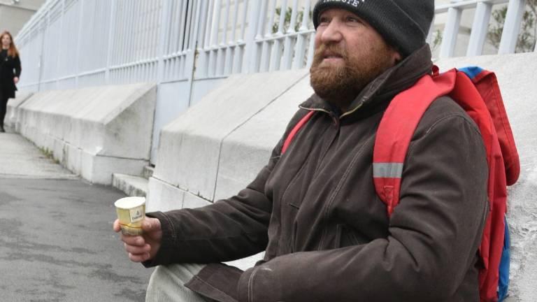 Z globami do &raquo;lep&scaron;e družbe&laquo;