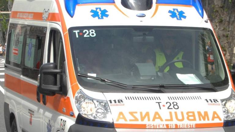 V naletu dva voznika po&scaron;kodovana