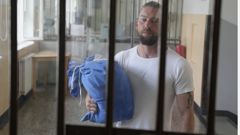 Metod Pevec navdušil z zgodbami zapornikov