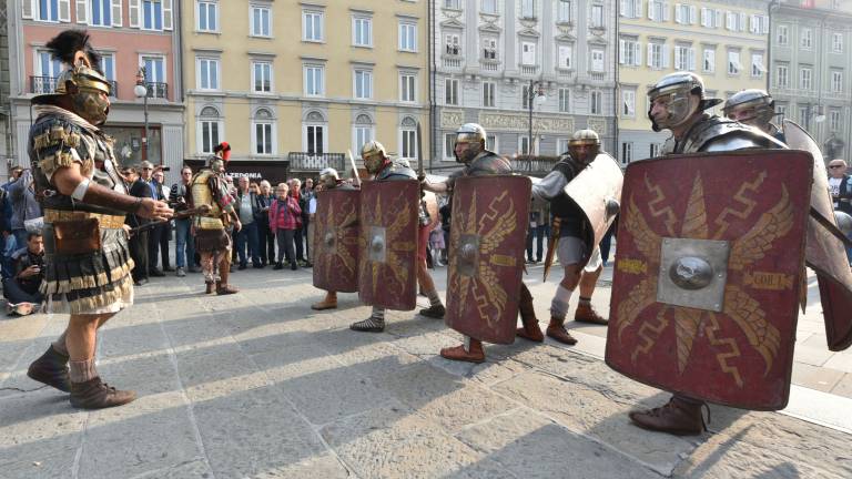 Rimski legionarji taborijo na griču sv. Justa