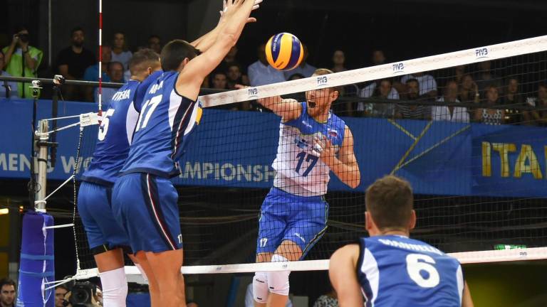 Slovenija v Bologni, Italija v Milanu