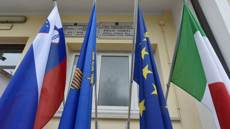 Zastava manj&scaron;ine enaka kot zastava Slovenije