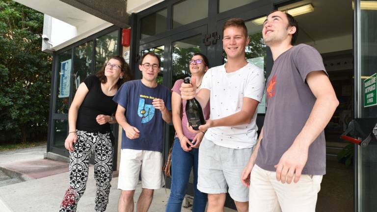 Na liceju Pre&scaron;eren &scaron;e &scaron;tiri nove stotice