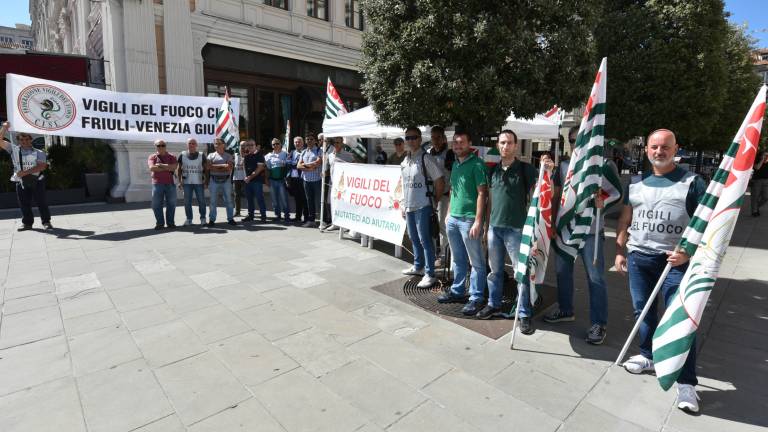 Gasilci opozorili na pomanjkanje vsaj 150 mož