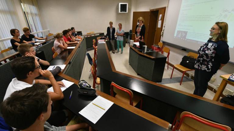 Trst: na vi&scaron;jih &scaron;olah 139 prvo&scaron;olcev