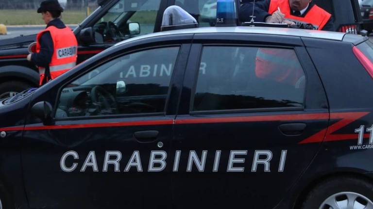 &raquo;Razbita&laquo; ogledala: karabinjerji ovadili deset goljufov
