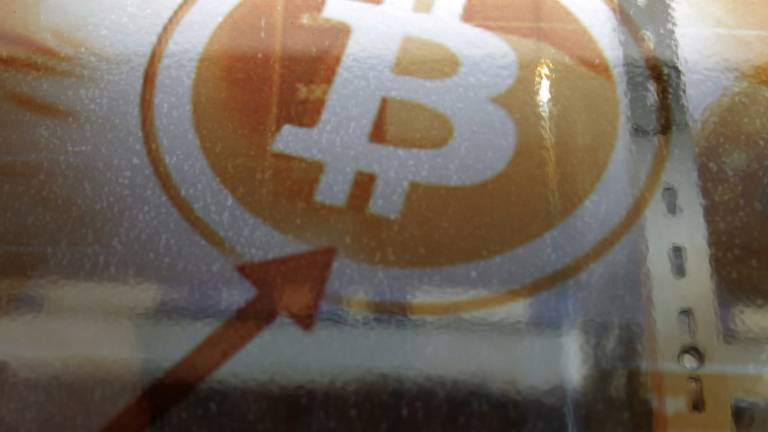 Vrednost bitcoina upadla pod 10.000 dolarjev