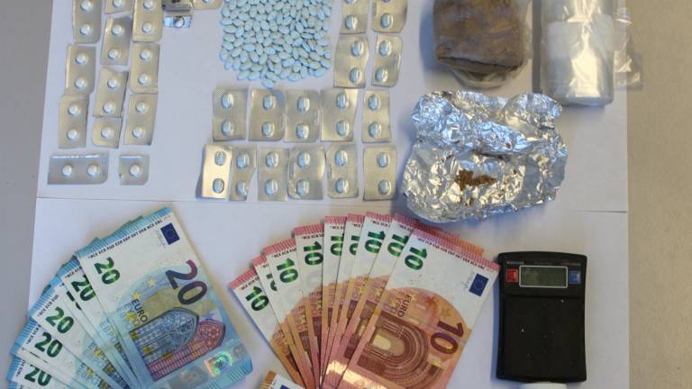 Pri sebi sta imela več gramov heroina