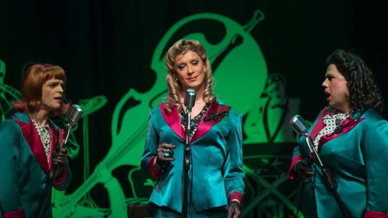 Glasbena komedija Trio nocoj v Trebčah