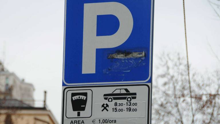 Tabla brez sloven&scaron;čine, globa razveljavljena