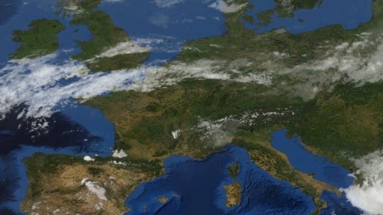 S polno paro naprej