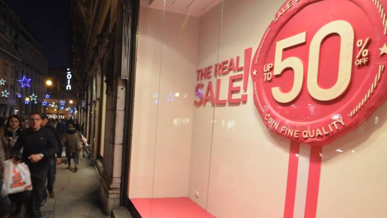 Jutri se začenjajo razprodaje