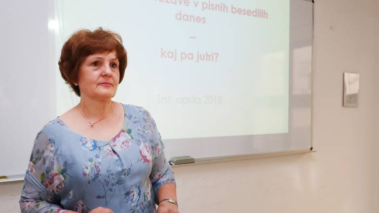 Splet kot jezikovni priročnik