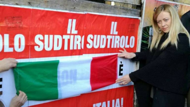 Italijanska desnica proti južnotirolski desnici