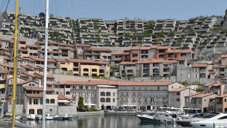 »Nekaj več kot papir, ki ga čaka koš«