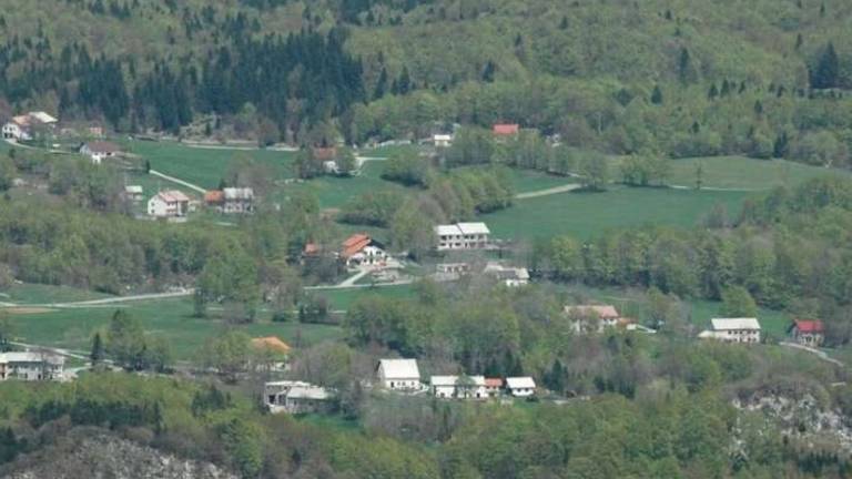 V strmoglavljenju manj&scaron;ega letala smrtne žrtve