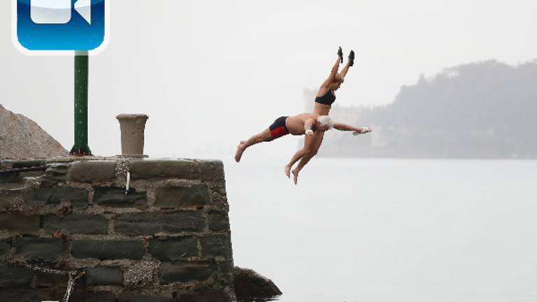 Novoletni skok v morje