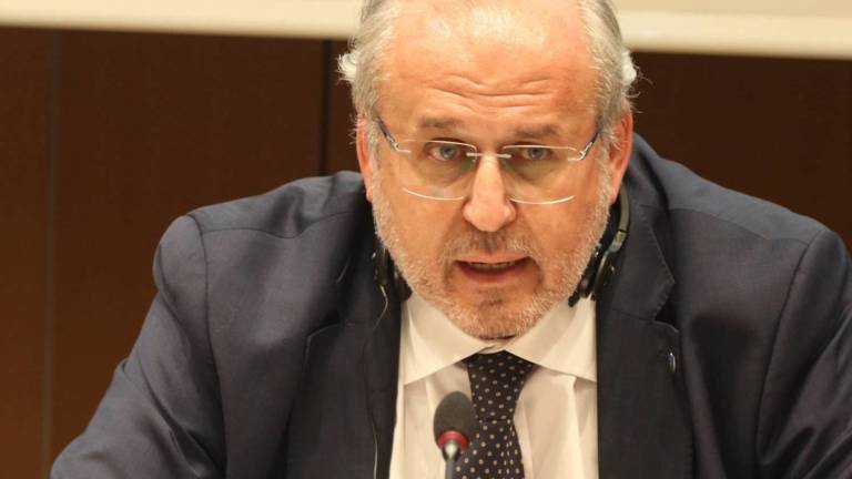 Na desnici se prerivajo o Titu