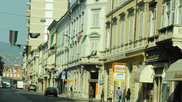 Tatiča prijeli po obisku dveh trgovin