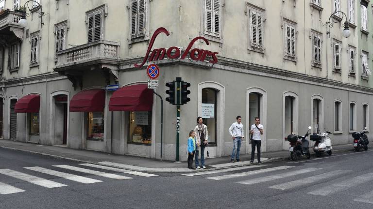 Smolars zapira vrata