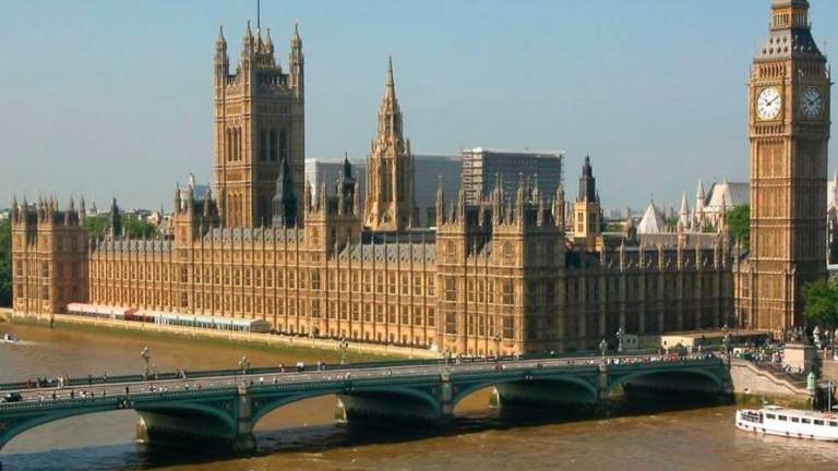 Odstopila britanski minister in državni sekretar