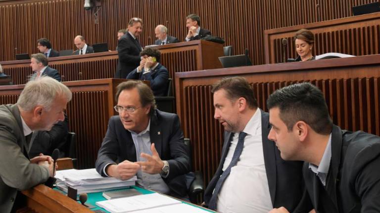 Vedo, kaj bi z dolgovi?