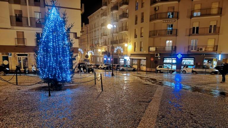 Dopoldne vrtinec, zvečer toča