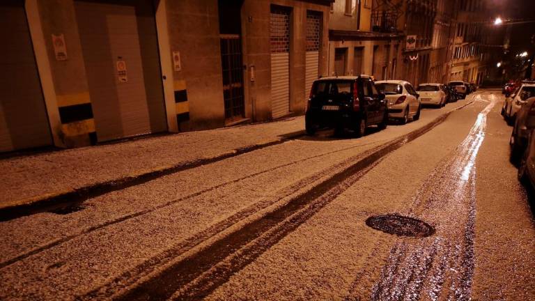 Dopoldne vrtinec, zvečer toča