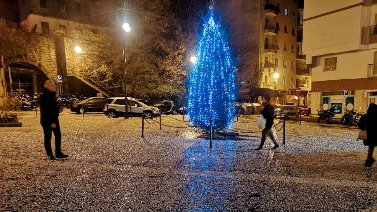 Dopoldne vrtinec, zvečer toča