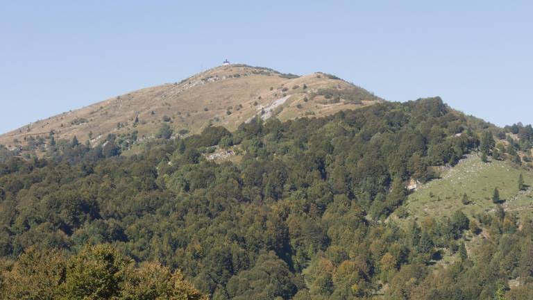 S helikopterjem so reševali kolesarja
