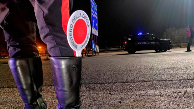 Pobegnil iz hišnega pripora, ko je partnerka poklicala karabinjerje