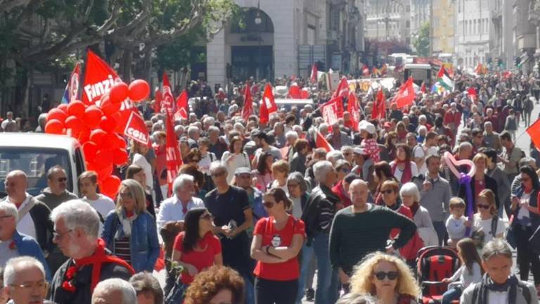 V Trstu več kot 5.000 ljudi