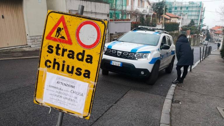 Zaprli za promet del Ul. Commerciale