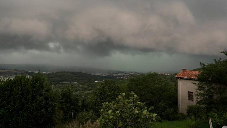 S hladno vremensko fronto bo vročine enkrat za vselej konec