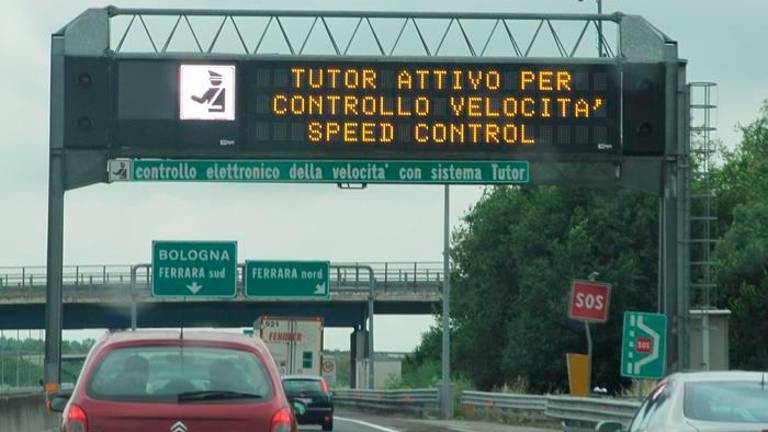 Na slovenskih avtocestah kmalu sekcijsko merjenje hitrosti