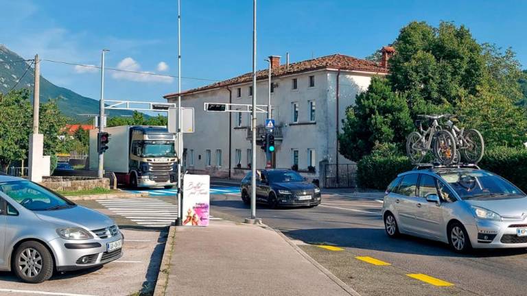 Proti Italiji prek Rebrnic morda tudi promet osebnih vozil