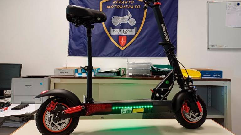 Na skiro namestil sedež: plačal bo 6000 evrov kazni