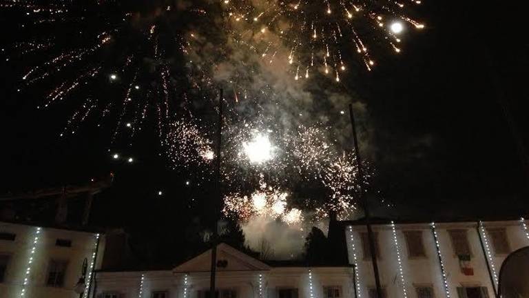 Silvestrovanje na prostem z manj hrupnimi ognjemeti