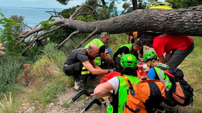 Na Poti za vodico se je poškodovala slabovidna pohodnica
