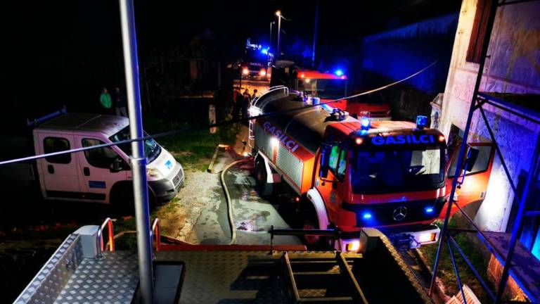 V požaru v Anhovem umrla 53-letna ženska